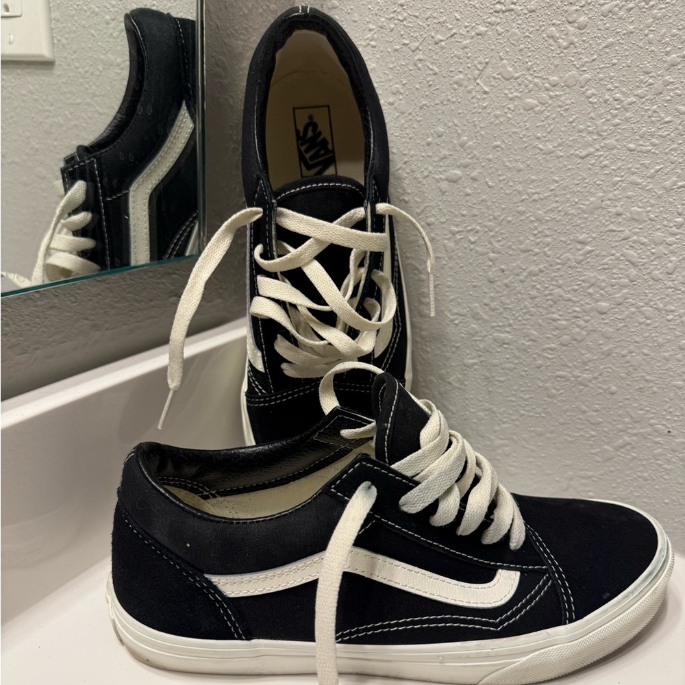 Vans Black Canvas Shoes low top with White Detailing